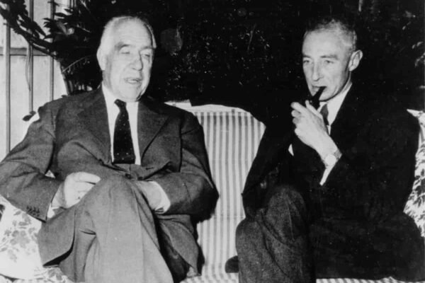 Pai da bomba atômica J. Robert Oppenheimer